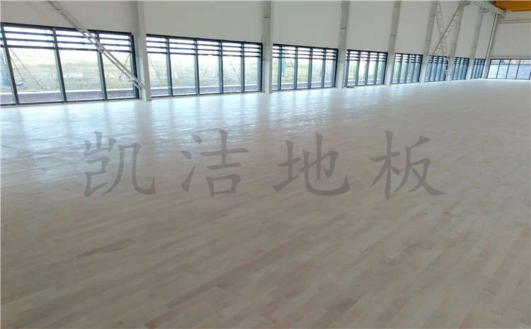 湖北武汉青山区羽毛球馆木地板项目案例