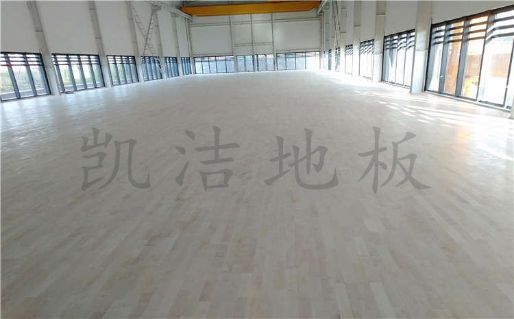 湖北武汉青山区羽毛球馆木地板项目案例