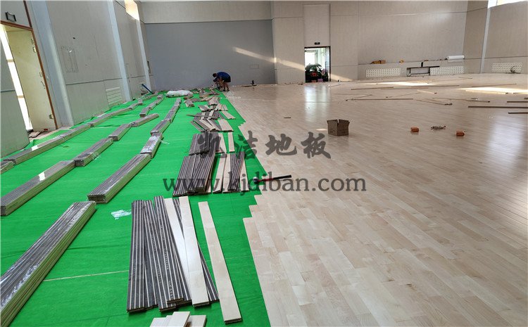 北京回龙观育新学校篮球馆木地板