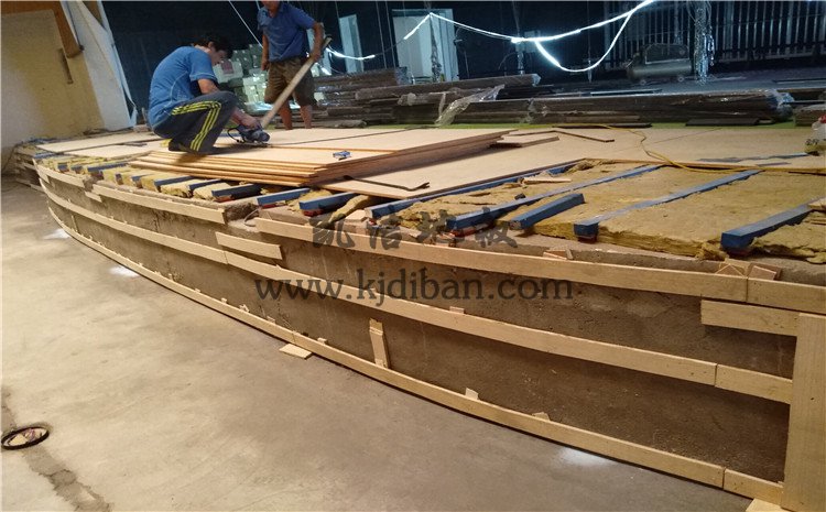 四川省乐山市沙湾区铜河广场剧院舞台实木运动地板案例—凯洁实木运动地板厂家
