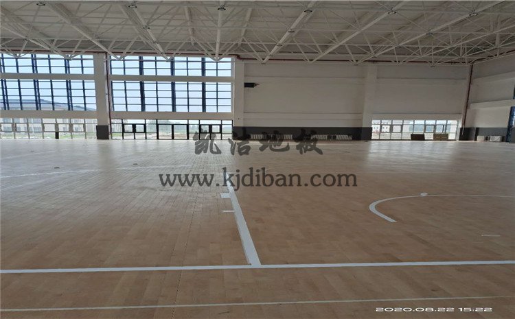 徐州黄集机场体育馆木地板项目-凯洁实木运动地板厂家